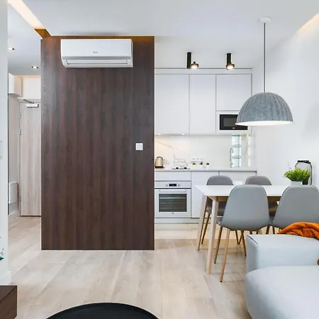 Sarah Old Town 公寓式酒店