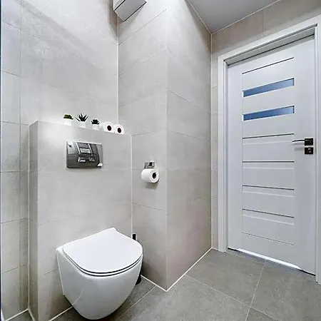 Aparthotel Sarah Old Town 4*
