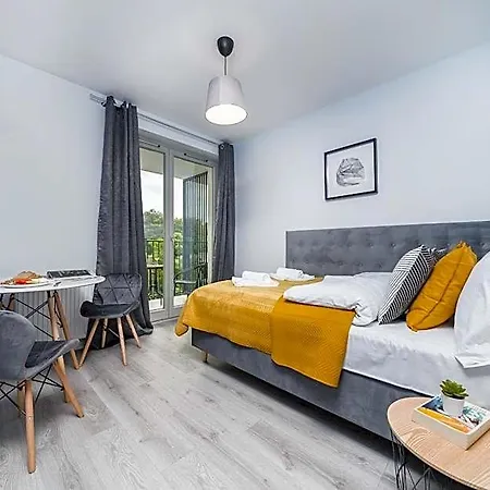 アパートホテル Sarah Old Town 4*