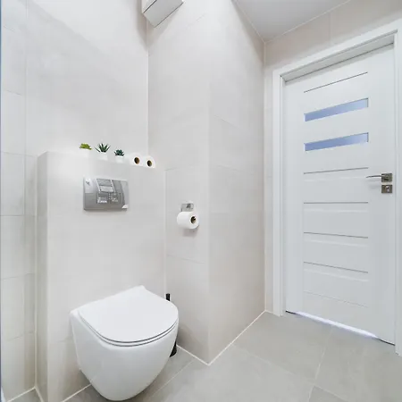 Aparthotel Sarah Old Town 4*