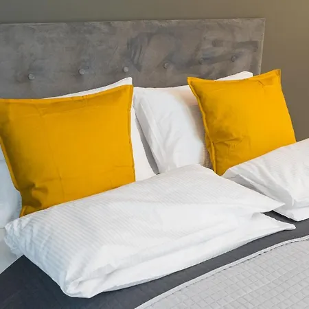 Sarah Old Town 公寓式酒店